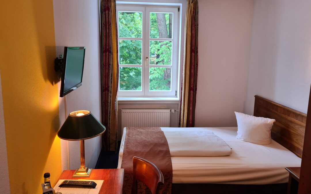 Single Room mit Frühstücksbuffet