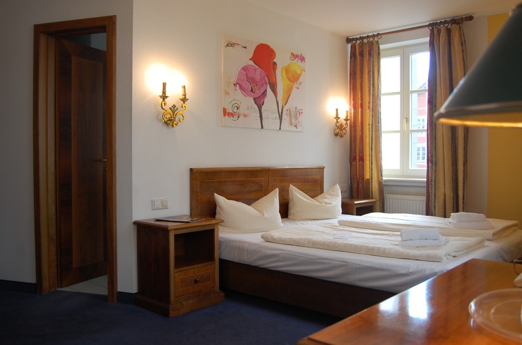 Double Room mit Extra Bed und Frühstücksbuffet